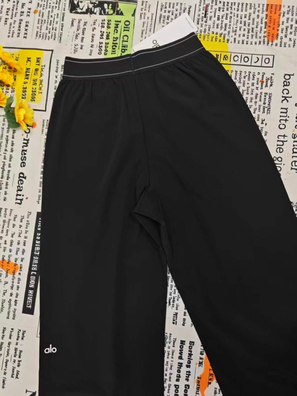 NWT ALO Yoga Suit Up Trouser Regular ✈️🖤 Black Travel & Lounge Outfit - Picture 5 of 9